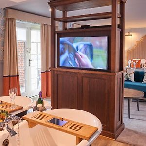 Signature Suite